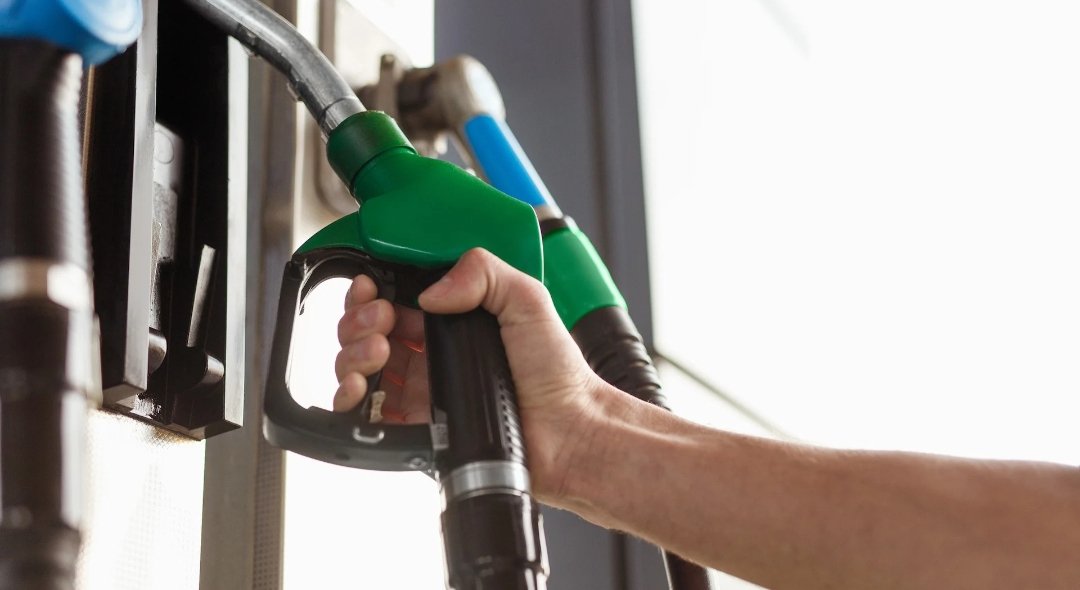 Middle East Conflict USA Auto Loans 2026: Surviving the Gas Price Squeeze 1 middle east conflict usa auto loans 2026 impact on gas prices and negative equity